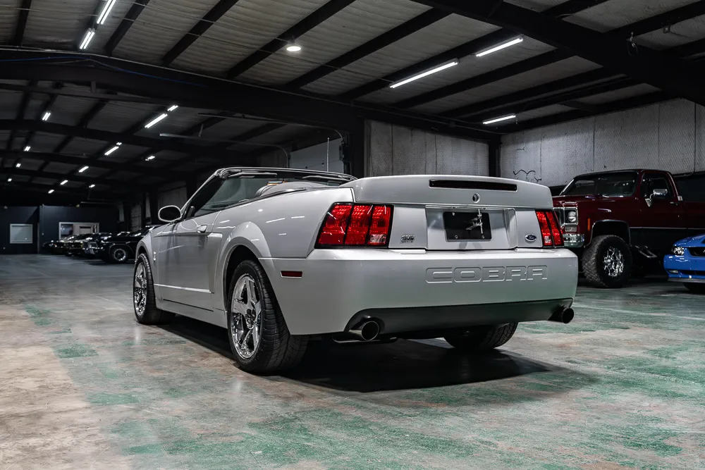 2_2004-Ford-Cobra-Silver Metallic-216718-35.jpg